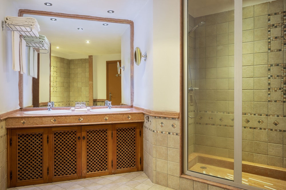 Presidential Suite, 2 Bedrooms, Terrace (View) thumbnail 5