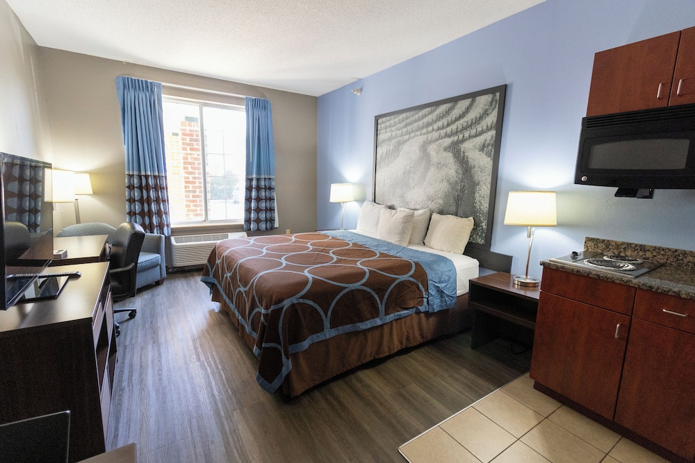 Room, 1 King Bed, Non Smoking (Efficiency) - Photo 3
