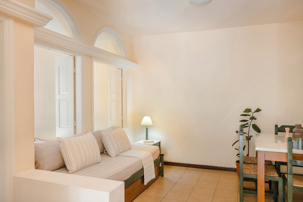 Family Apartment, 1 Bedroom, Sea View - Photo 4