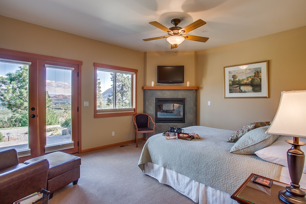 Deluxe Queen Suite-Anjou Bed & Breakfast photo 3