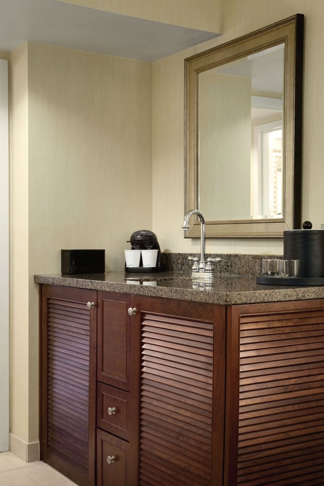 Executive Suite, 2 Double Beds photo 2