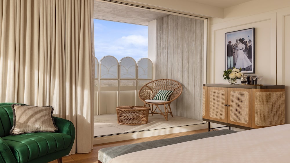 Premium Room, 1 King Bed, Terrace