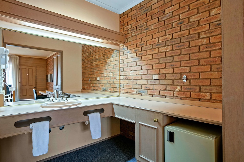 Standard Room, Multiple Beds, Non Smoking photo 3