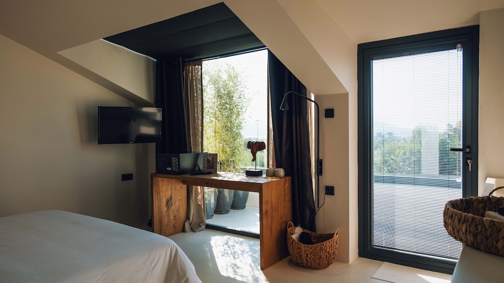 Panoramic Room