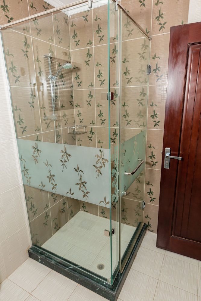 Deluxe Room - Photo 3