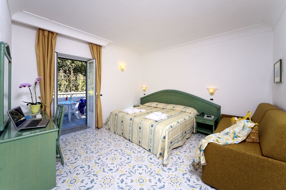 Double Room - Photo 5