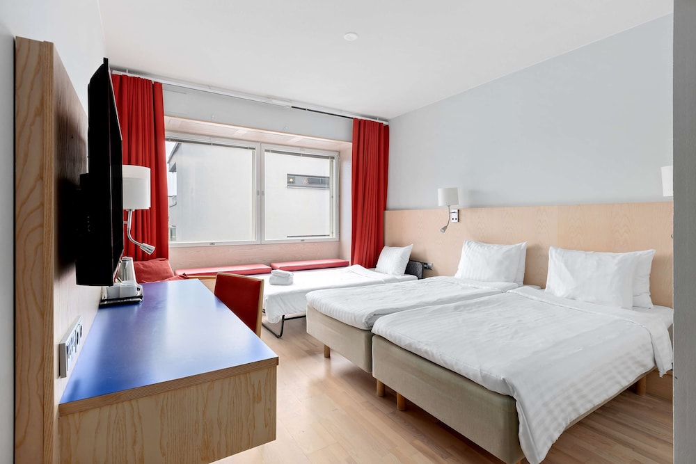 Family Room, 3 Twin Beds, Non Smoking - Photo 1