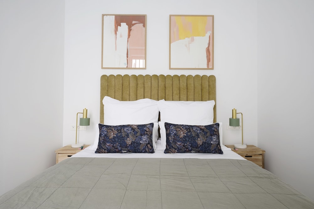 2 Bedroom Apartment with Sofa Bed - Photo 3