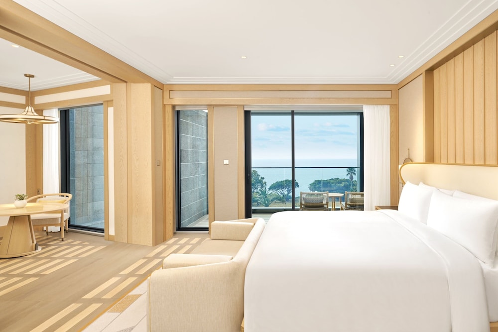 Family Suite, 2 Bedrooms, Balcony (Oceanfront) photo 3