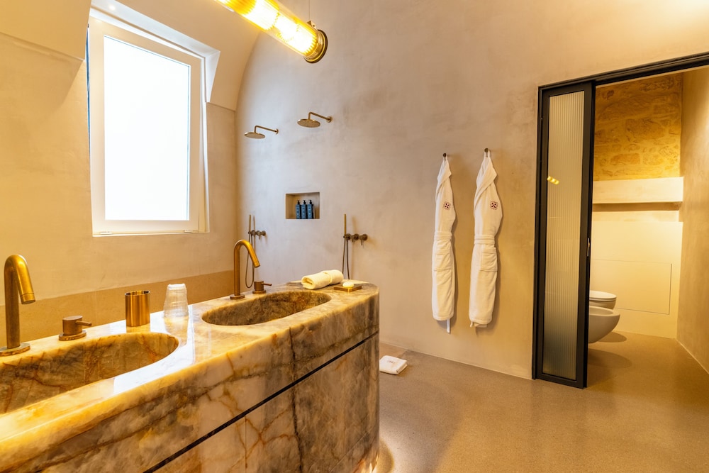 Studio Suite, 1 King Bed, Annex Building photo 2