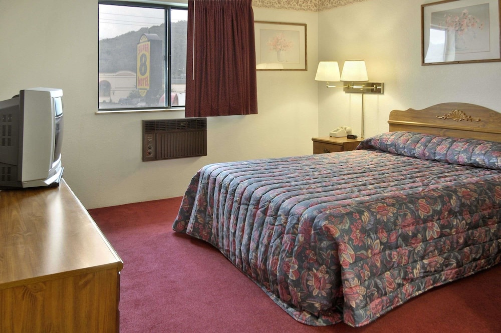 Suite, 1 Queen Bed