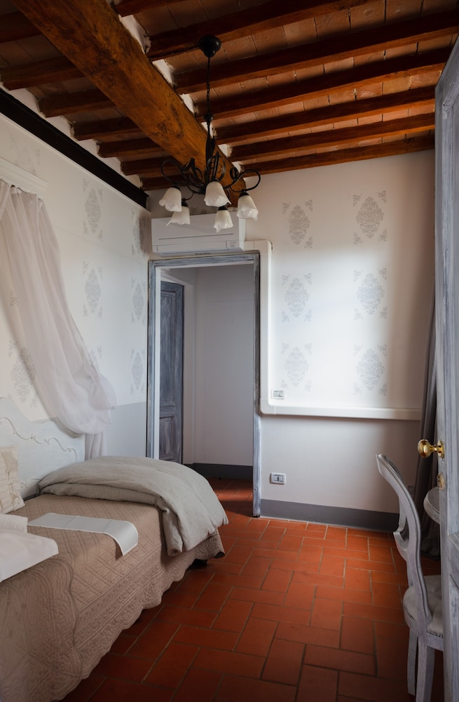 Family Quadruple Room - Photo 3