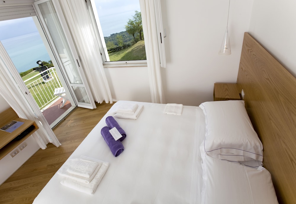 Deluxe Double Room, Sea View photo 1