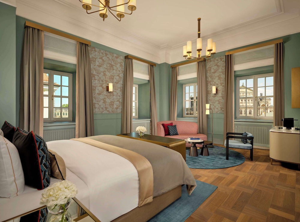 Room (Grand Palais View) - Photo 17