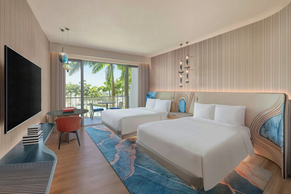 Premier Deluxe Guest Room, Pool View, 2 Queen Beds, Balcony
