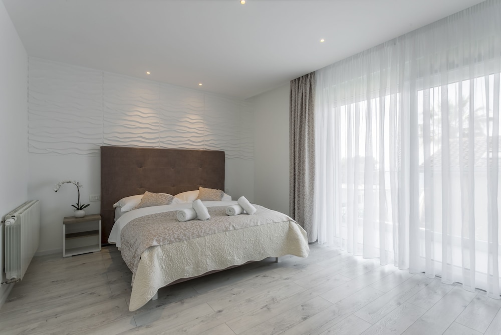 Deluxe Room, Balcony, Sea View - Photo 6