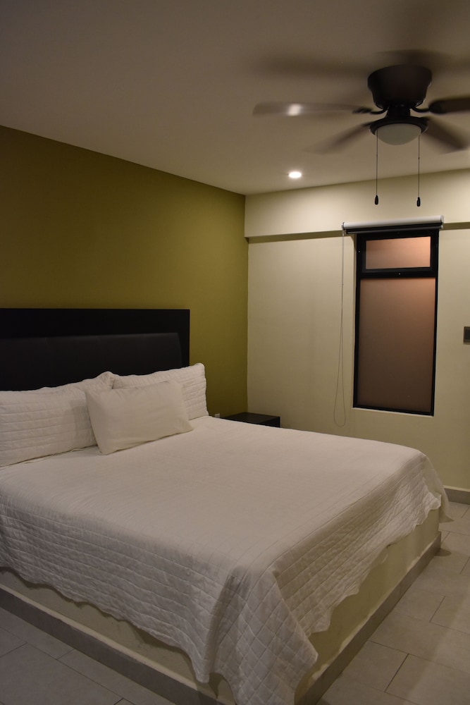 Deluxe Room - Photo 1