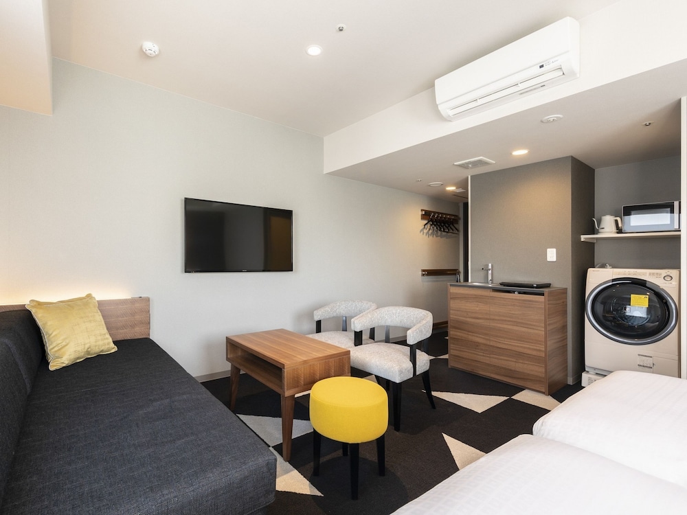 Premier Twin Room Single Use, Non Smoking photo 2