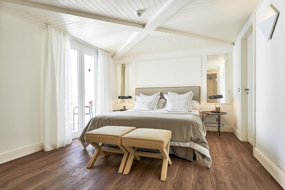 Standard Double Room, Balcony - Photo 2