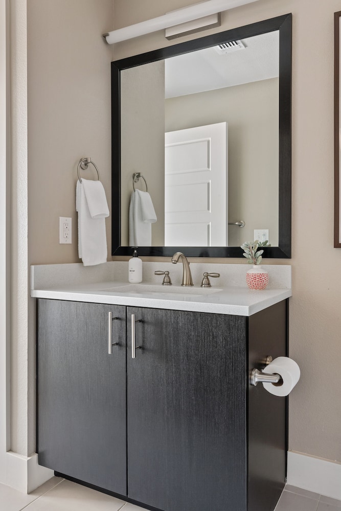 Family Apartment, 2 Bedrooms, 2 Bathrooms (Self Check-in with Virtual Front Desk) - Photo 7