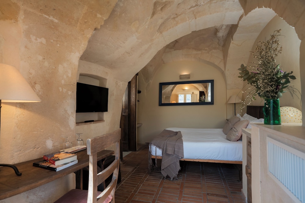 Traditional Double Room, City View - Photo 2