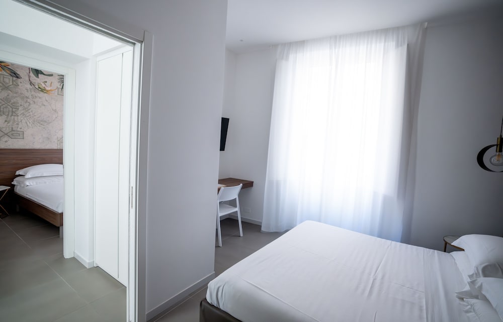 Family Suite, Balcony - Photo 8