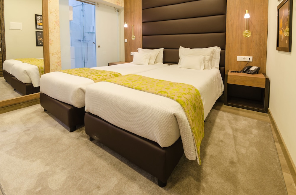 Twin Room - Photo 3