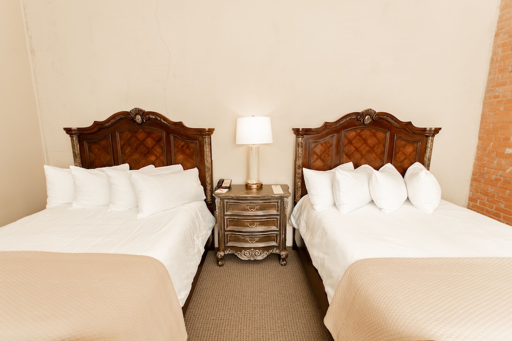 Standard Room, 2 Double Beds - Photo 1