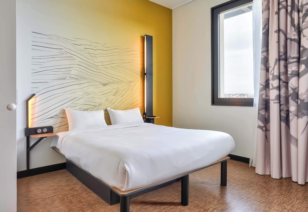 Basic Double Room, Non Smoking - Photo 1