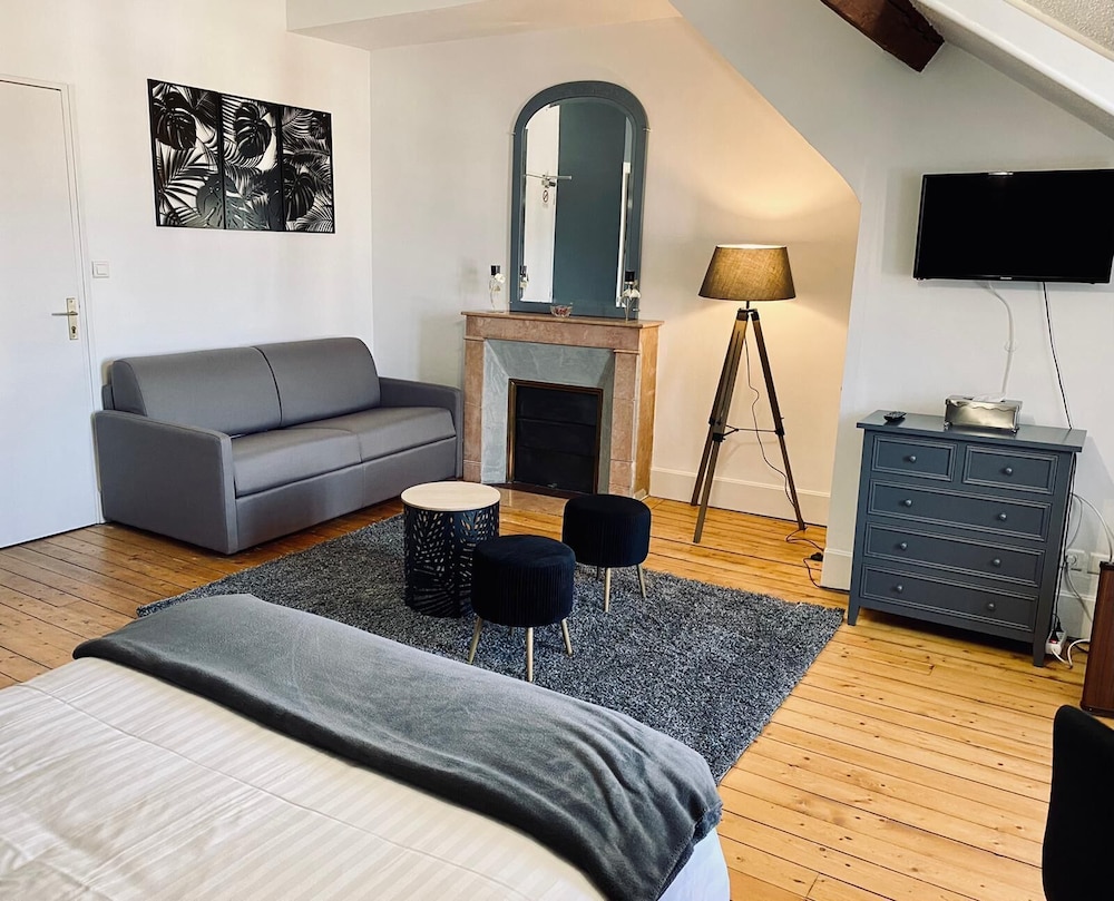 Family Room - Photo 6