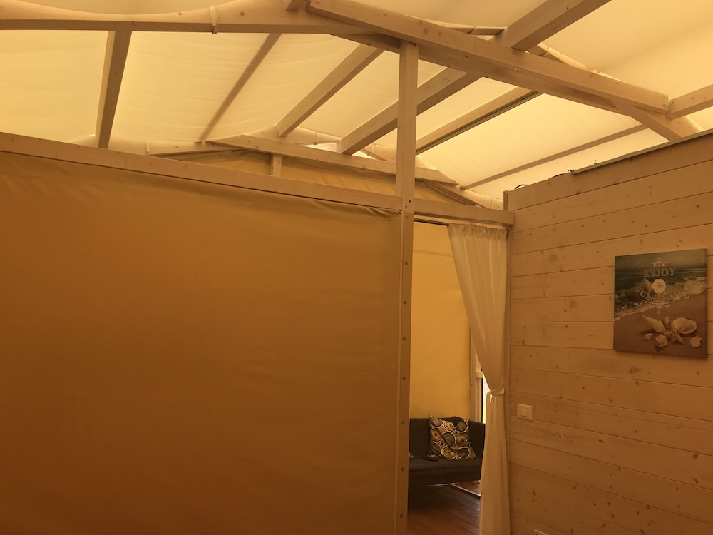 Tent, Kitchenette - Photo 6
