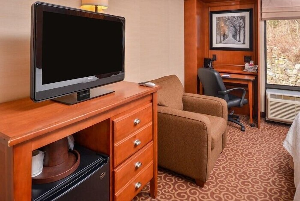Standard Room, 2 Queen Beds photo 3