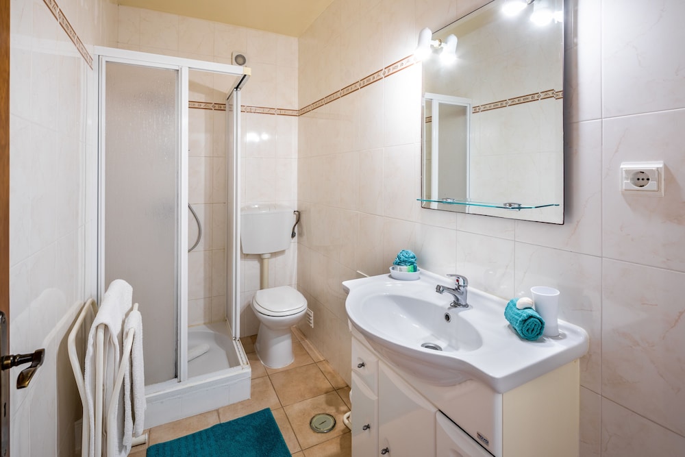 Standard Apartment, 2 Bedrooms, Balcony, Ground Floor photo 3
