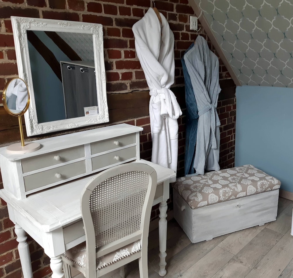 Deluxe Suite, 2 Bedrooms, Jetted Tub, Garden View photo 3