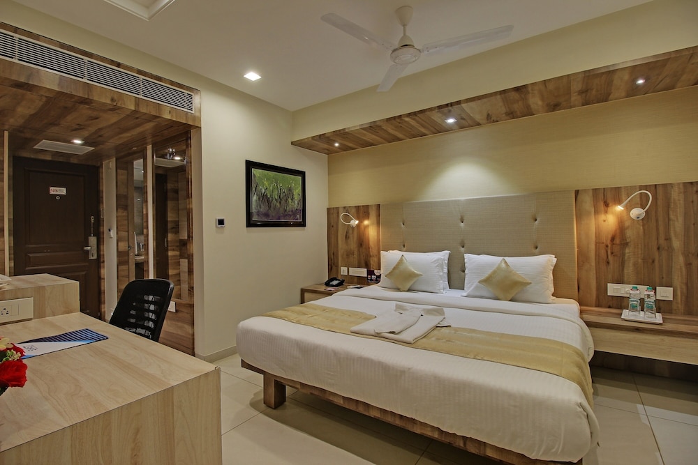 Elegance Room