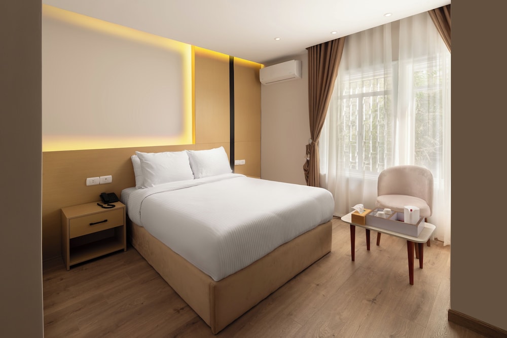 Standard Double Room, City View