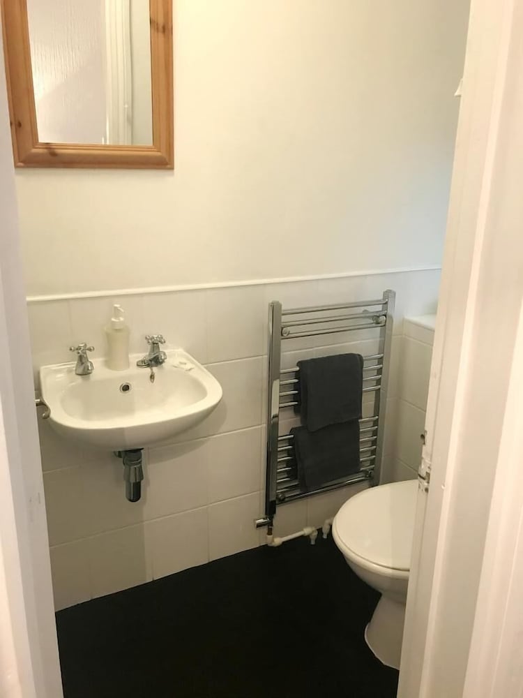 Standard Twin Room, Ensuite (Rear Room) photo 3