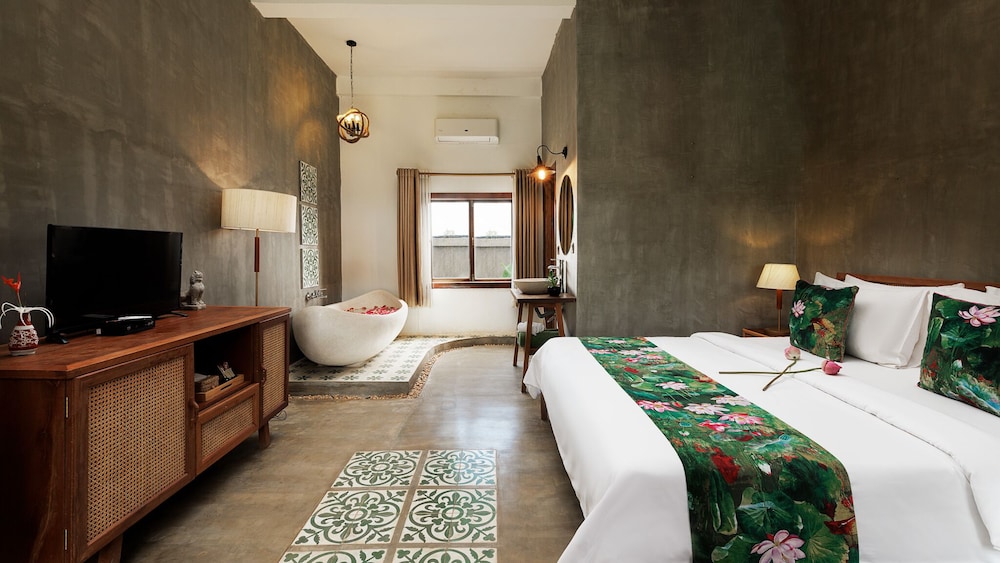 Deluxe Room with Two Double Beds - Photo 21