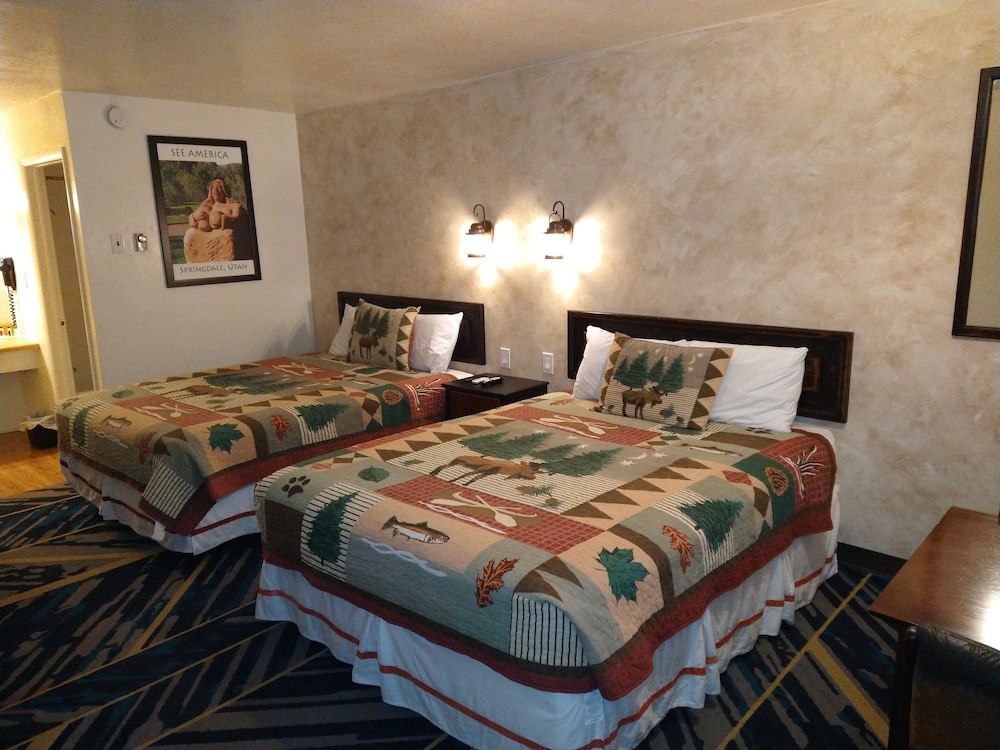 Room, 2 Queen Beds, Pet Friendly