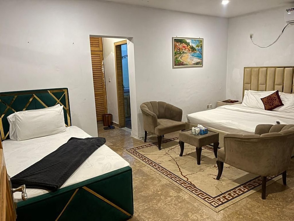 Executive Room - Photo 1