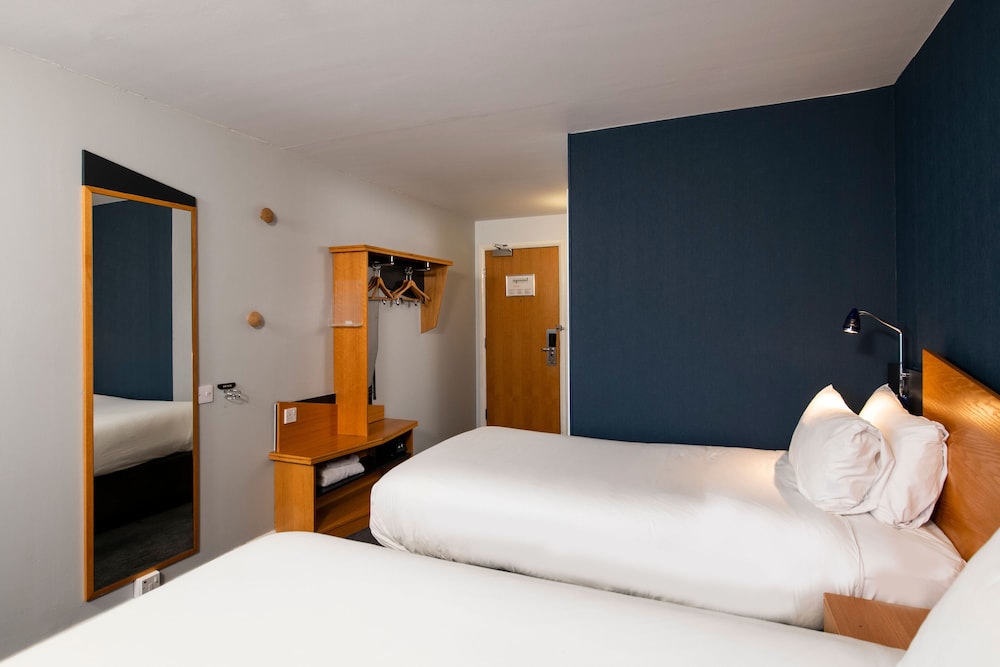 Standard Room, 2 Twin Beds (with Free Hot Breakfast) - Photo 5