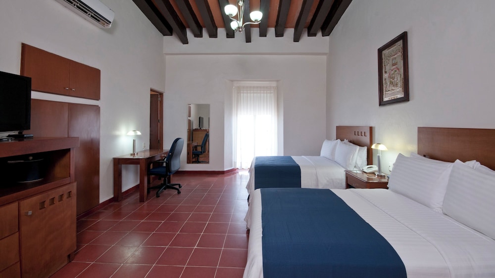 Standard Room, 2 Double Beds - Photo 1