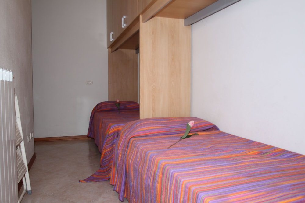 Classic Apartment, 2 Bedrooms photo 2