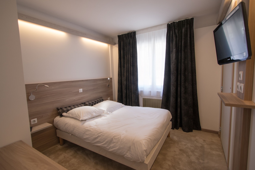 Business Double Room, 1 Double Bed, Non Smoking - Photo 9