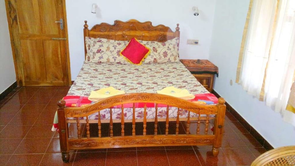 Standard Room (Non A/C) photo 3