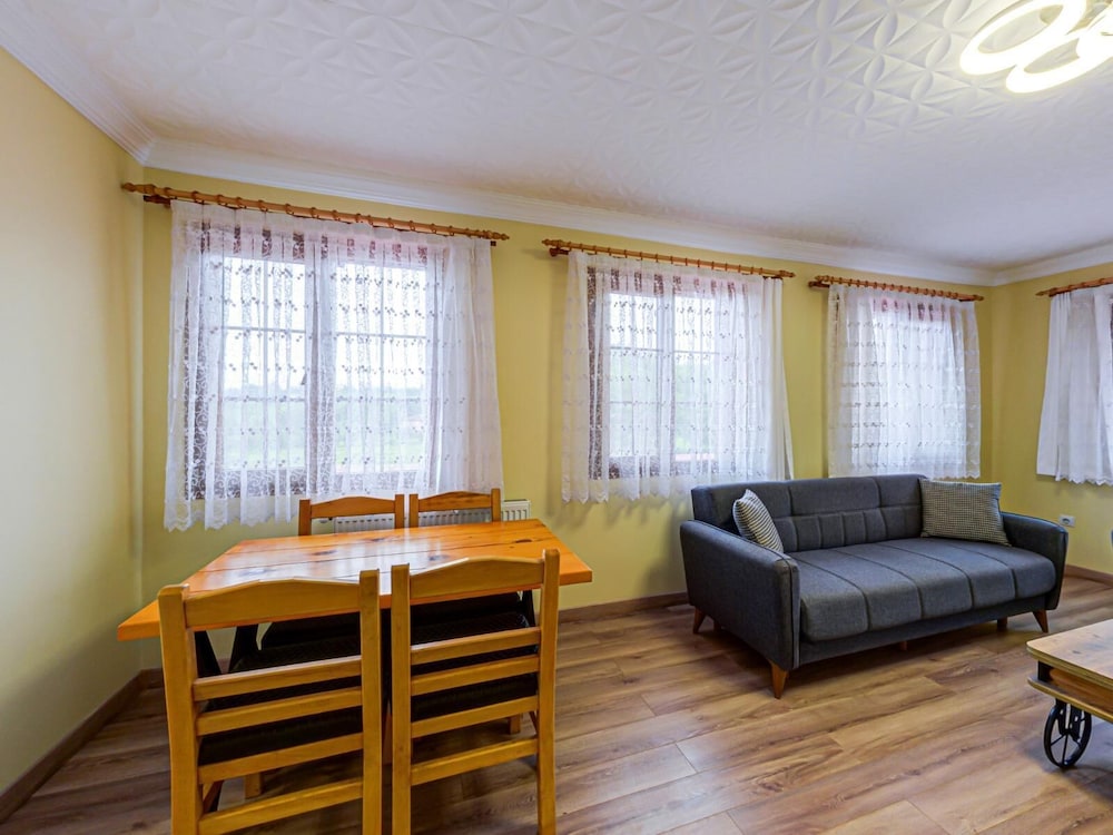 Standard Condo photo 1