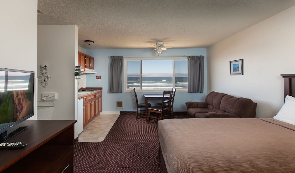 Double Queen Bed with Kitchenette (No Pets Allowed) photo 1