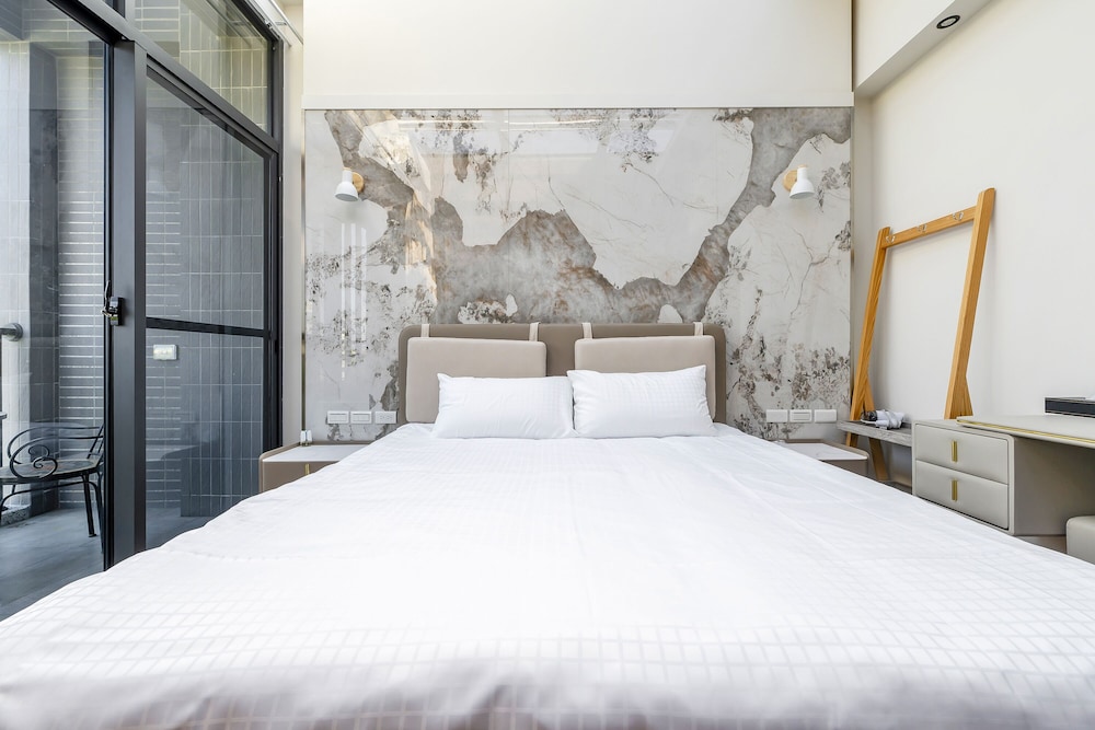 Superior Quadruple Room with Balcony photo 3