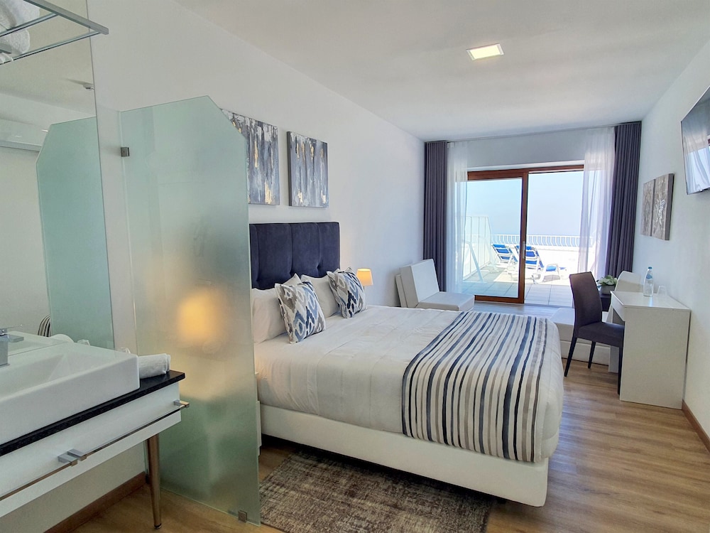 Panoramic Suite - Photo 2
