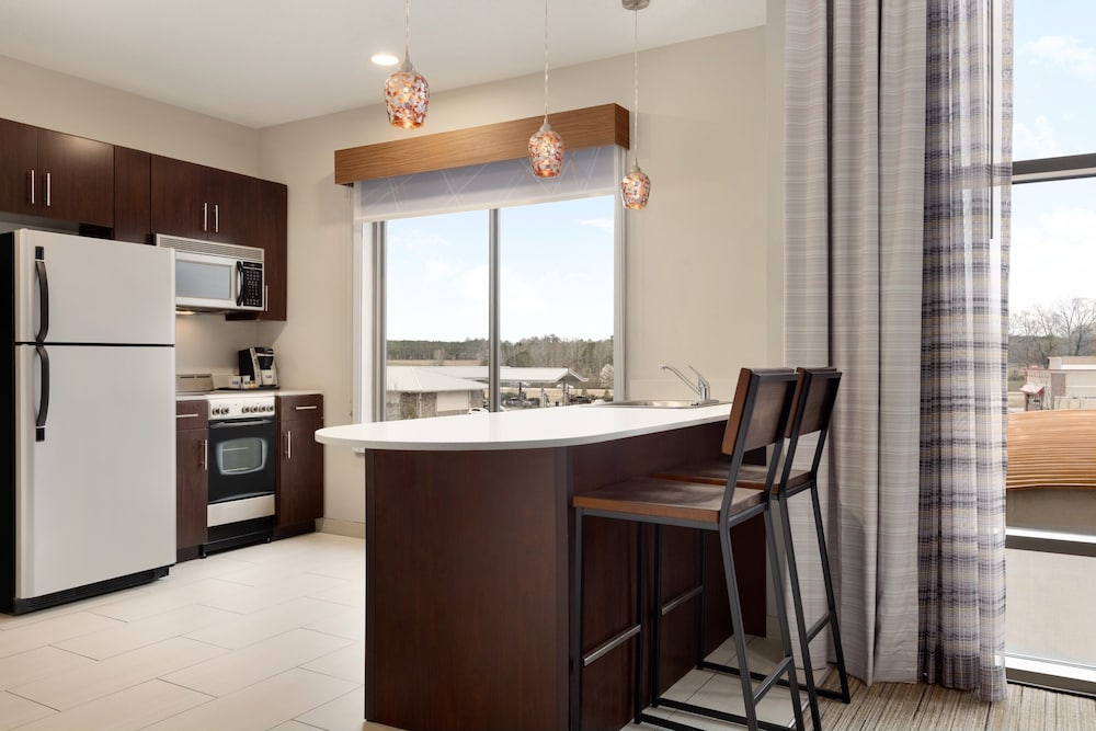Suite, 2 Queen Beds (Living Area) - Photo 7
